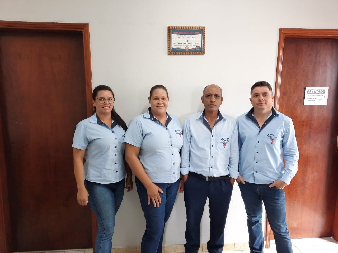 A ACE Contabilidade é especializada em contabilidade e consultoria empresarial com mais de 15 anos de atuação no mercado. Atuamos como verdadeiros parceiros estratégicos de nossos clientes, não apenas registrando informações, mas gerando inteligência para o negócio.